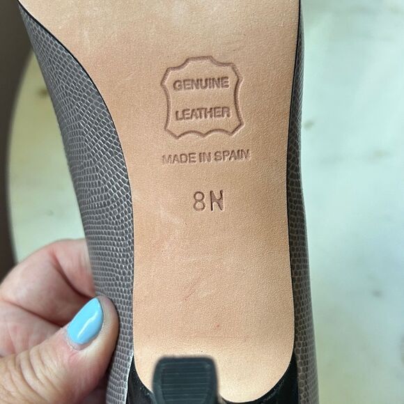 Talbots Taupe gray Textured leather  Heels 8N - Picture 6 of 7